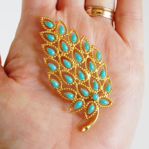 Vintage 70s Ornate Brooch Faux Persian Turquoise Gold Tone Leaf image 4
