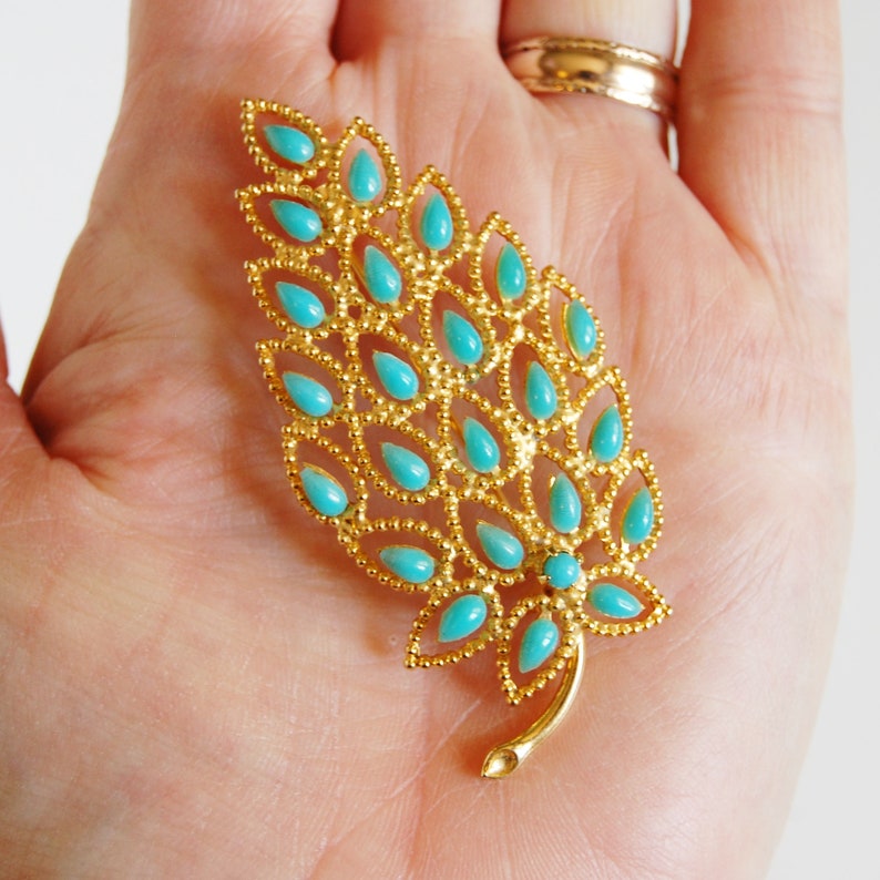 Vintage 70s Ornate Brooch Faux Persian Turquoise Gold Tone Leaf image 4