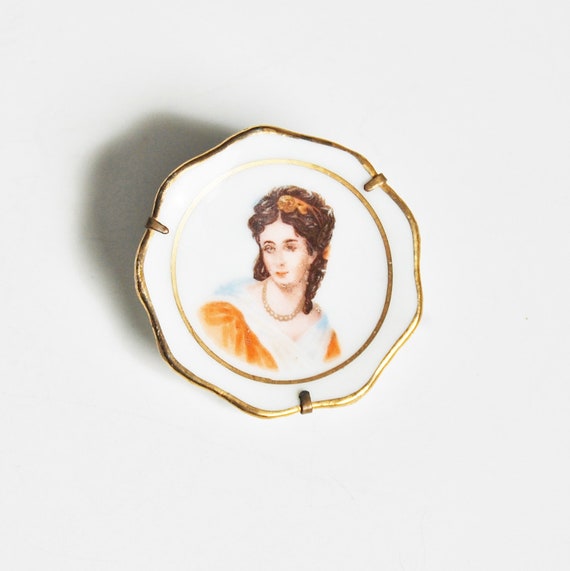 Broche Porcelaine De Limoges Portrait Femme - Manque Fermeture épingle, Occasion