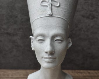 Nefertiti Bust, African Queen Statue, Egyptian Decor, Egypt Gift, Egyptian Statue, Bookshelf Decor