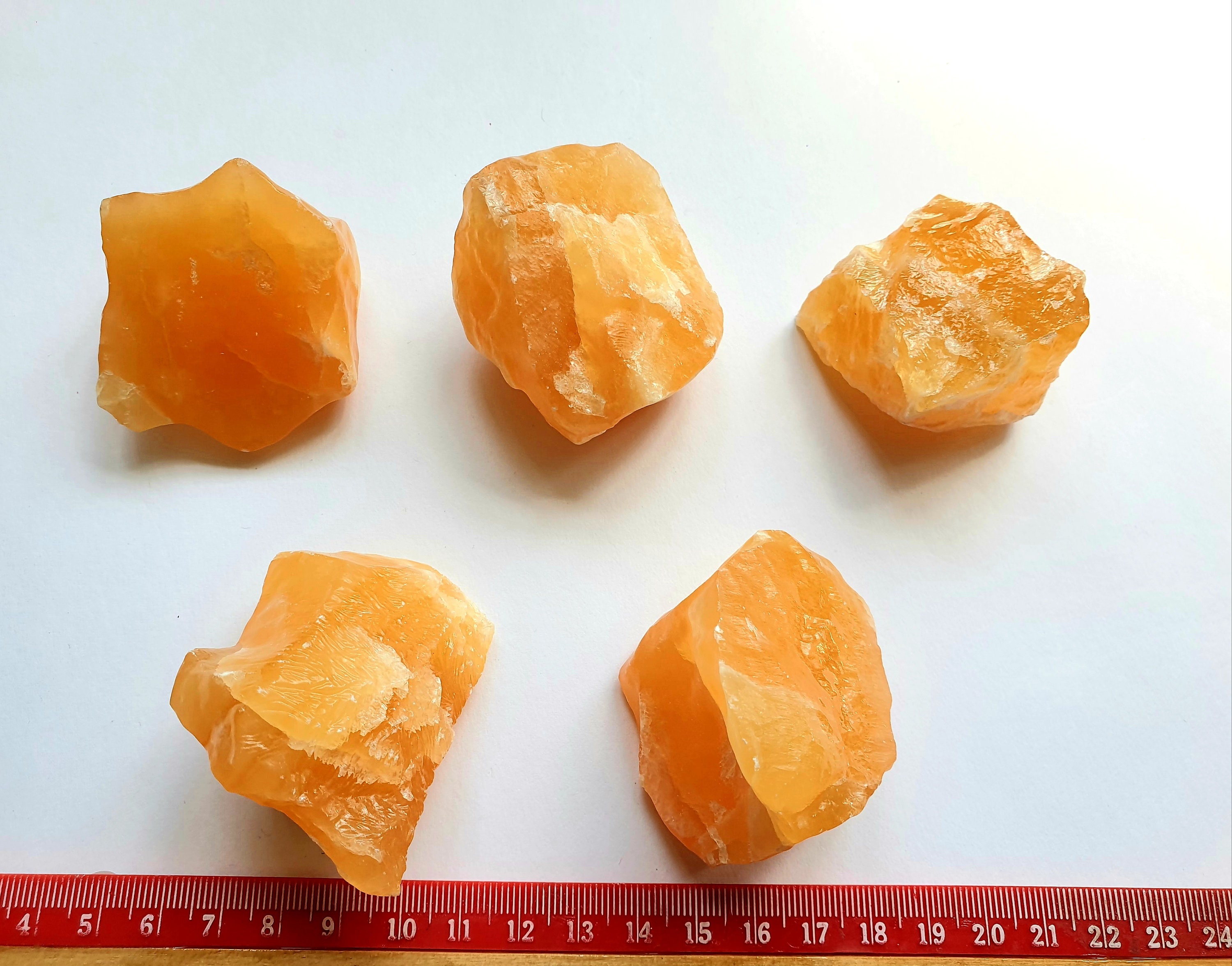 ベトナム・ダクラク産 透明感のあるオレンジ～琥珀色カルサイト111.21g 素晴らしいオレンジ方解石の塊 1 つ - 美しい色です! - Etsy 日本