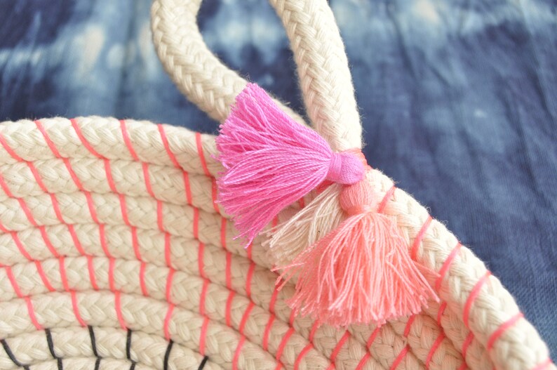 Coil rope bowl tutorial and materials. Woven rope basket image 7