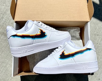Baskets personnalisées à effet glitch | Chaussures Nike Pixel peintes à la main | Baskets d'art numérique personnalisées | Chaussures streetwear personnalisées