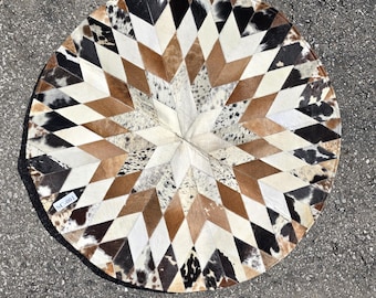 Runder Rindsleder Teppich - Leder Patchwork - Boho Teppich - Kalbsleder Teppich - Geometrischer Teppich - Wohndeko - Einweihungsparty Geschenk