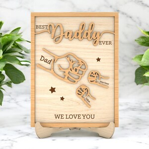 Fist Bump Sign Personalized, Name Fist Bump Family Hands, Fist Bump Plaque Father‘s, Best Daddy Ever Sign with Kids Names