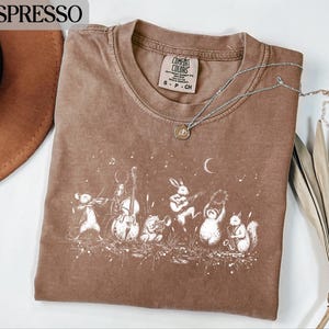 Animal Band Cottagecore Comfort Colors® T-shirt, Musiker Woodland Orchestra Tröja