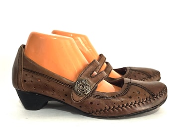 Vintage brown Mary Janes low heels with spraps 38 EU /  UK 6.5 / US 8.5 Mary Janes shoese, sandals with straps, antique style,