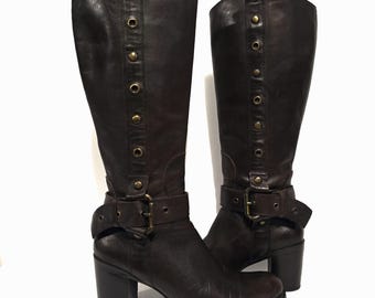 Botas de montar vintage de piel marrón oscuro con tacón, talla UE 38 / EE. UU. 9,5 / Reino Unido 7,5 / Botas con cremallera desgastada y tachuelas con hebilla.