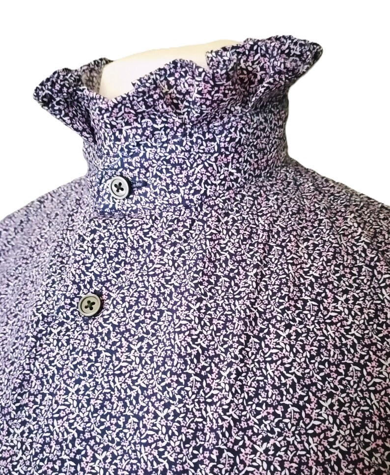 Vintage ruffle collar blouse, gray/purple striped button down blouse , Simple office outfit 80s style ,victorian collar top M-L Blue/pink floral