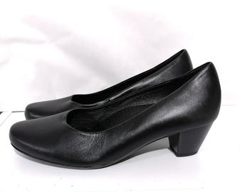 Vintage Black Leather Pumps with low Heels   EU 39 / UK 6.5 / US 8.5 Classic Pumps, Office  Heels, Formal Ladies Heel,