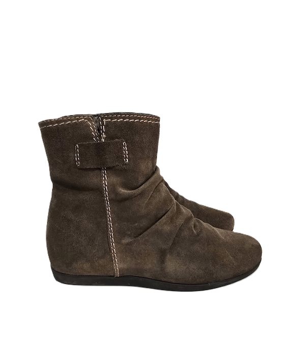 Vintage brown suede Leather ankle boots, slip ons boots size EU 38/ UK 6/ US 7.5  low platform booties,flat boho boots()