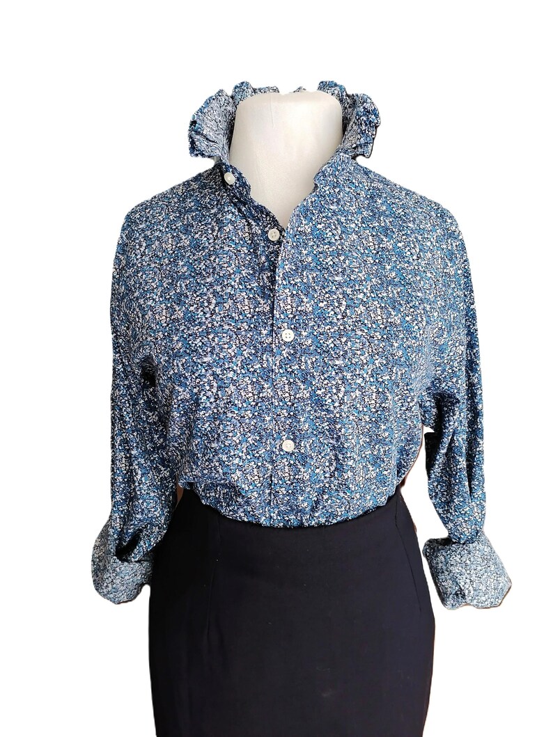 Vintage ruffle collar blouse, gray/purple striped button down blouse , Simple office outfit 80s style ,victorian collar top M-L blue/white floral