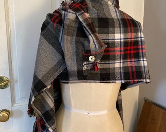 Manta Bufanda Cuadros Gris Rojo Azul Negro Blanco Invierno Acogedor Tejido Vintage Ecológico Botones Vintage Borlas
