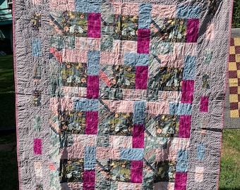 Colcha de colo artesanal com estampa de samambaias, coelhinhos e bolinhas, 175 cm x 109 cm