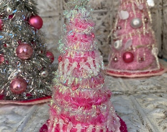 Christmas Tree Pink Novelty Yarn Garland Icicles Ornaments Dream Forest