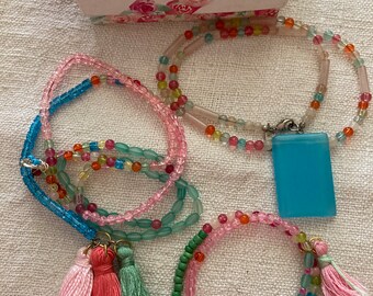 Bittersweet Design Studio - Conjunto divertido de verano con cuentas, collares en capas con borlas, pulsera doble, hecho a mano, estilo bohemio