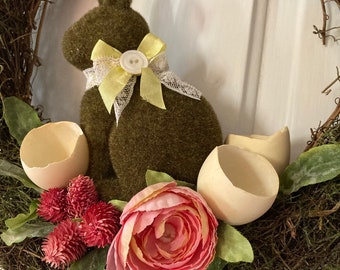 Corona Conejito Ranunculus Rosa Verde Moss Ramitas Cáscaras de Huevo 16 pulgadas Primavera