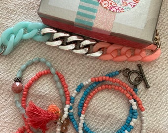 Joyería Fun Sun Set Collar con cuentas Coral Turquesa Blanco Pulsera Borlas Hecho a mano Boho Bling por Bittersweet Design Studio