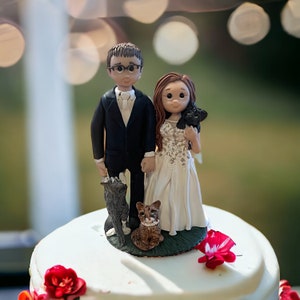 Bride and groom with cats cake custom made wedding cake topper- By Lynn’s Little Creations