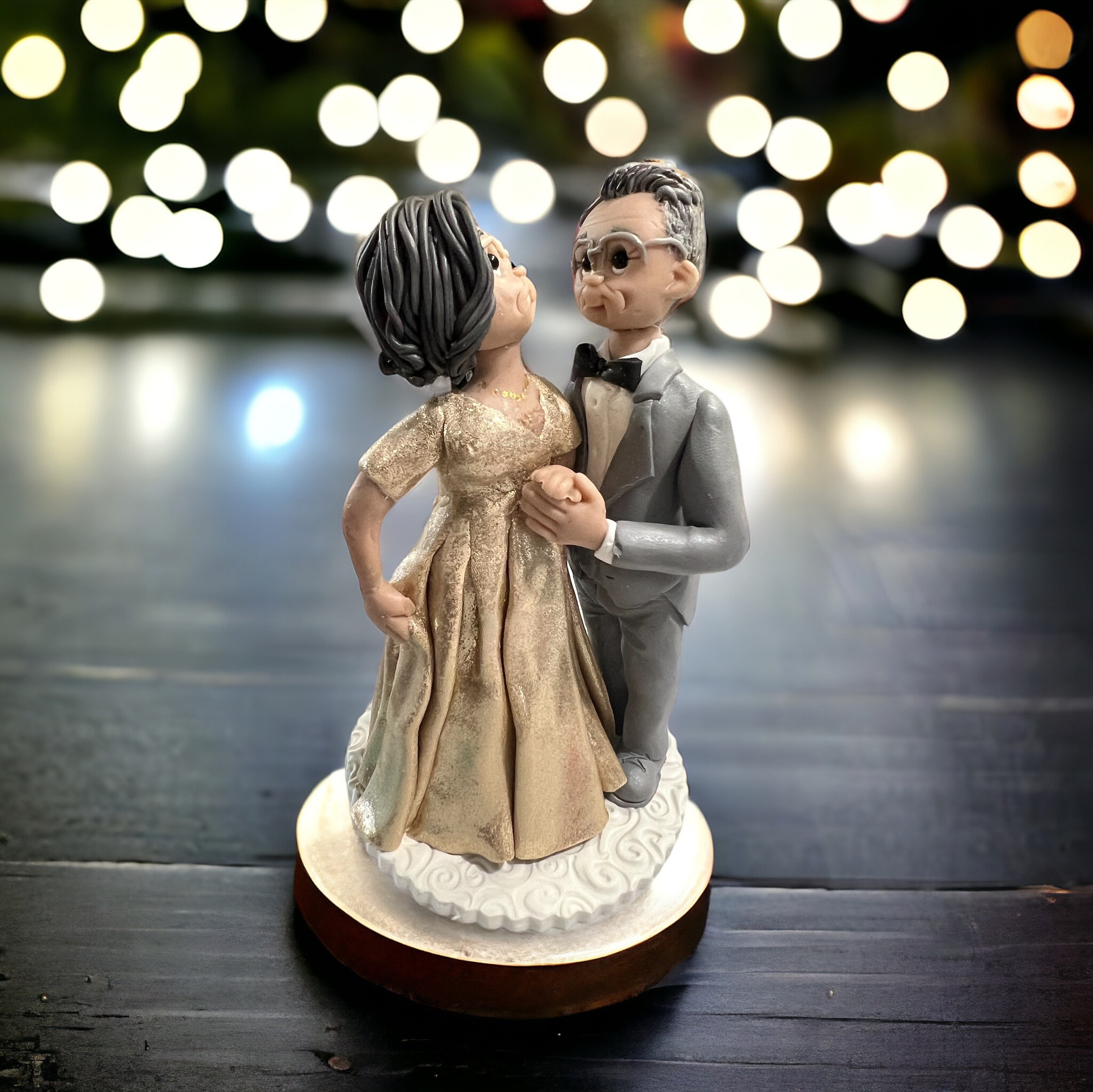 Homanda Resin Elderly Couple Cake Topper Figurine - Wedding Anniversary Decoration (4.9x3.7x5.1 In) - View #6