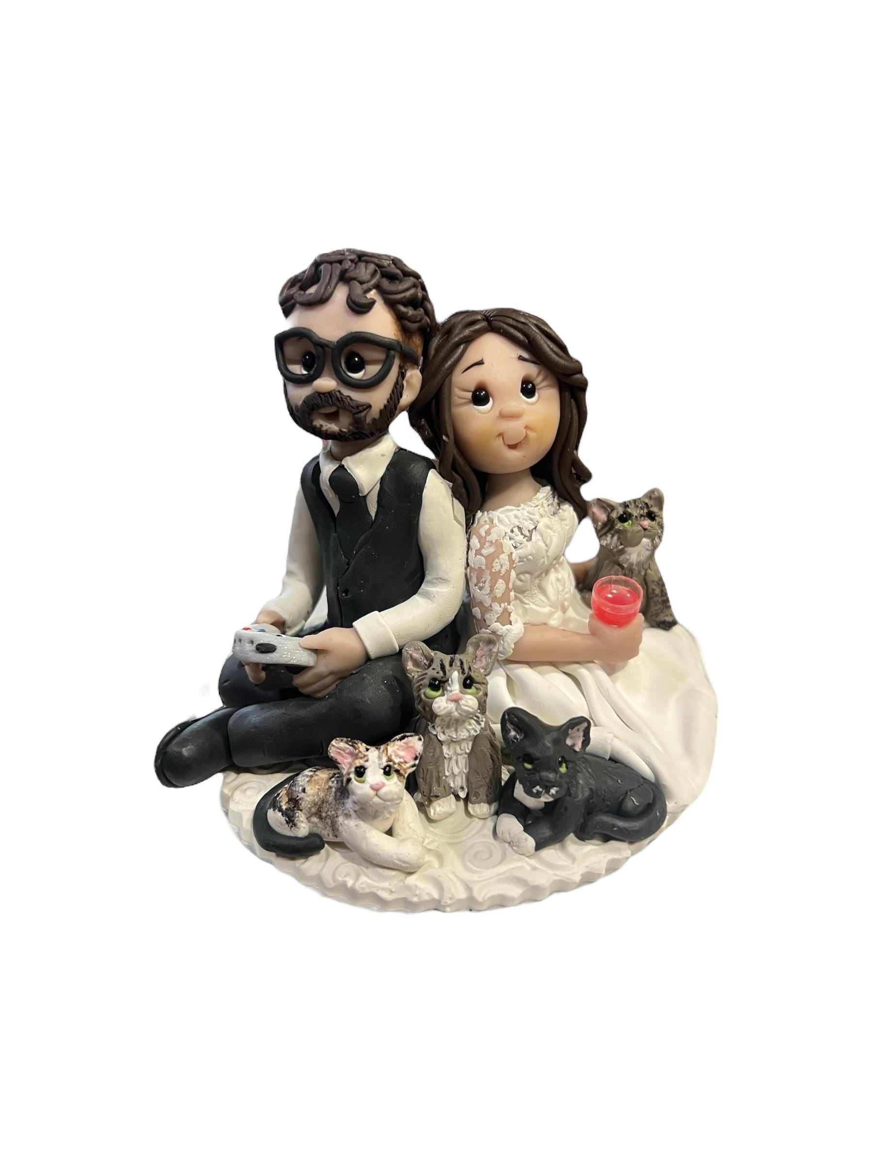 Bride & Groom Gamers With Cats Customized Wedding Cake Topper - Etsy