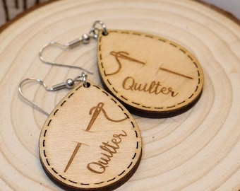 Quilter Ohrringe: Nadel & Faden, Holzohrringe, Handarbeit, Schmuck, Geschenk