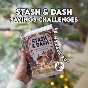 Könnte beinhalten: Ein transparenter Ordner mit einem Cover zum Thema Wald, mit dem Text "STASH & DASH SAVINGS CHALLENGES". Das Cover-Design zeigt ein Eichhörnchen, Eicheln und den Text "1000$". Die Worte "PRINTABLE PDF" sind ebenfalls sichtbar.