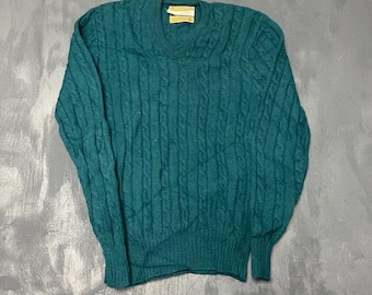 Sweter męski vintage jantzen braided knitted w kolorze średnio niebieskim, lata 70., dekolt w serek, USA