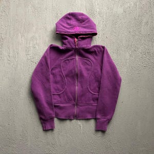 Lululemon logo - Etsy 日本
