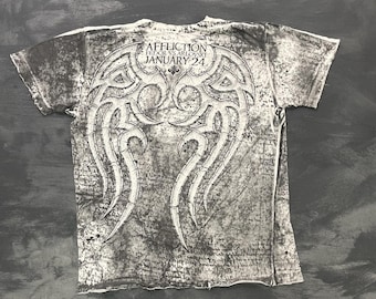 Camiseta vintage Affliction Fedor vs Arlovski masculina tamanho grande branca anos 2000 Y2K com asas