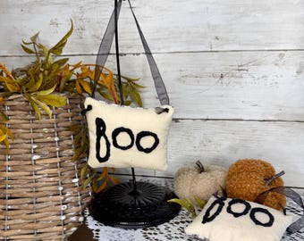 Mini Boo Hangin Pillow, Primitive Halloween Ornament, Farmhouse Halloween Tiered Tray