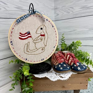 Patriotic Rabbit Wall Hanging, Red White Blue, Patriotic Americana Decor, Tiered Tray Decor