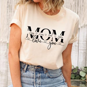 Personalized Mother&#39;s Day Gift Shirt, Custom Mom Split Name Frame T-Shirt, Cute Momma Outfit,  Mothers Day Shirt, Custom Mom Tee, Mama Shirt