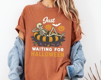 Comfort Colors Summerween Skeleton Tee: Spooky Retro Beach Shirt