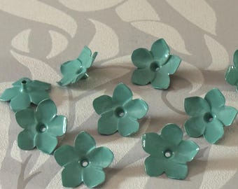 10 Vintage Enamel Flower Findings Pretty Soft Green Blue 18mm