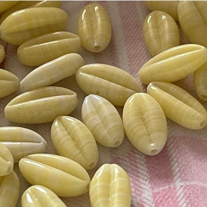 24 Soft Lemon Yellow Handmade Japanese Vintage Glass Beads 14/10mm