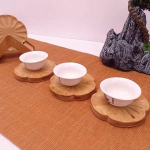 Juego de 4 posavasos de bambú con soporte - Vintage hecho a mano - Ideas creativas para regalar - Juego de té para ceremonia - Posavasos de mesa - 15 cm/5,91 pulgadas