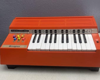 Vintage 1974 Orange Magnus Chord Organ Model 624 Disneyland Exclusive Works