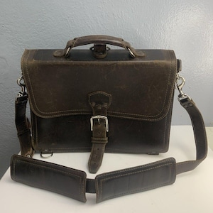 Saddleback Leather Crossbody Briefcase Brown Chestnut with Shoulder Strap