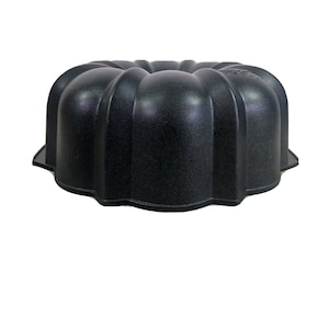 Vtg Nordic Ware cast aluminum Oven Bundt Fluted Tube Cake Pan