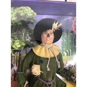 Barbie 50th Anniversary The Wizard of Oz Scarecrow Pink Label musical collectable