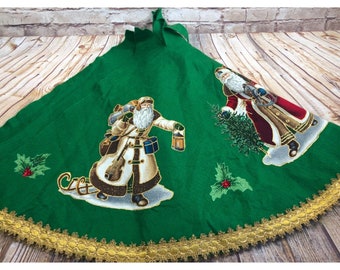 vtg 70's Christmas tree skirt table topper santa patchwork green felt sz LG/53''