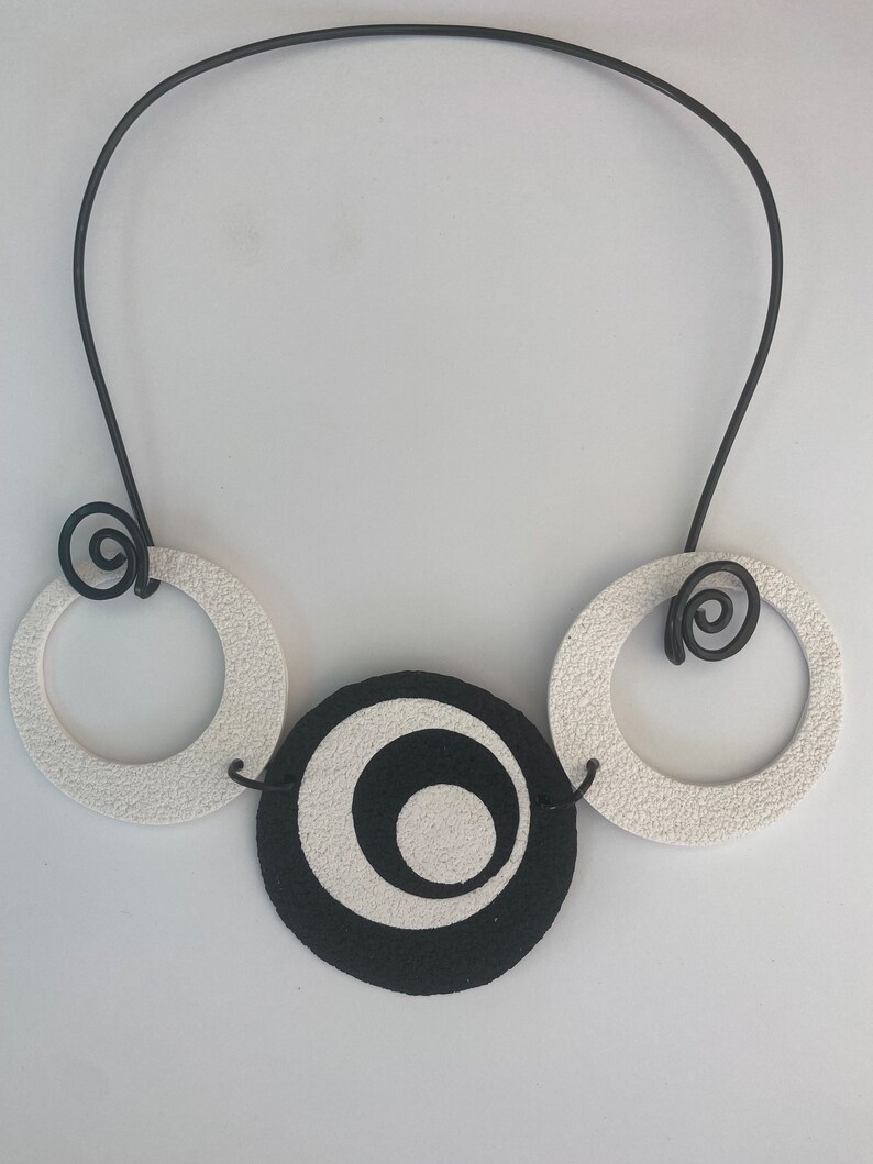 Black & White discs necklace immagine 2