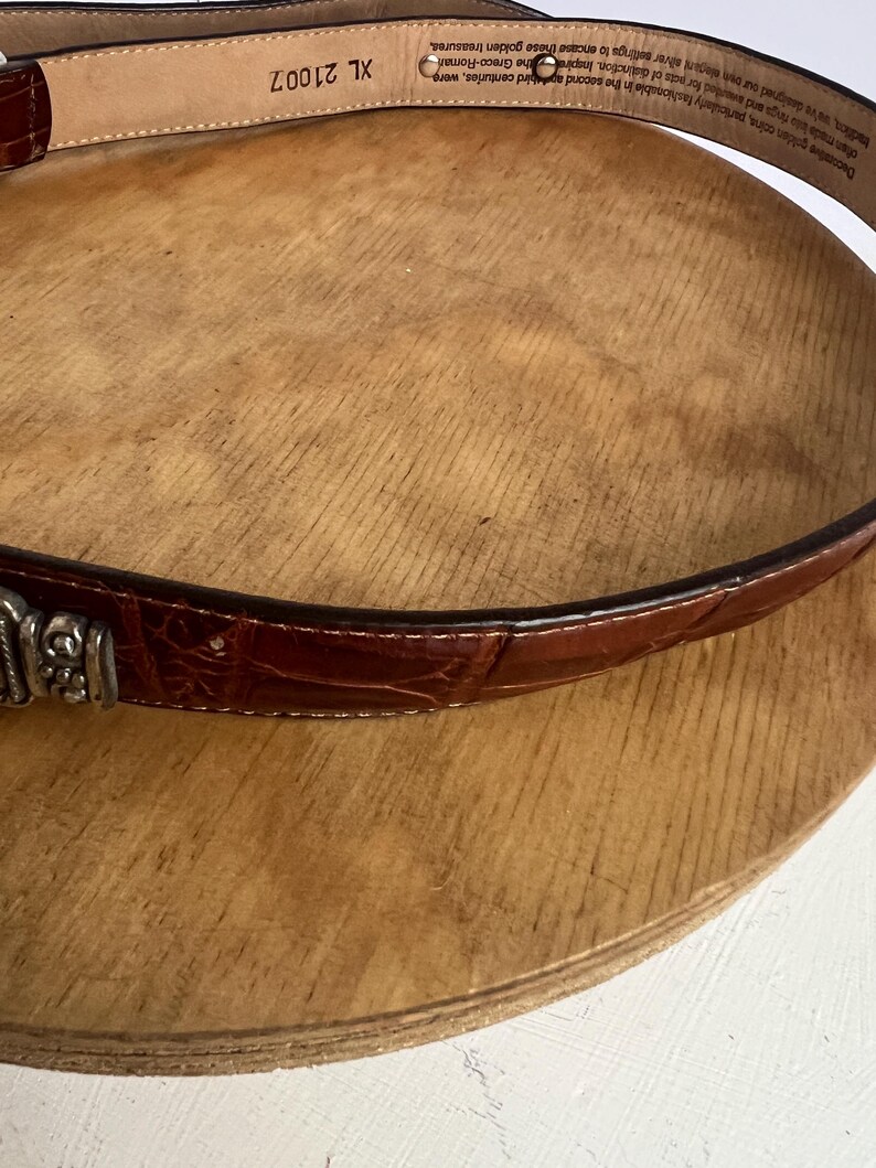 Puede incluir: Un letrero de madera r&uacute;stica con el texto "Welcome to our home" en letras blancas. El letrero presenta un acabado envejecido y un dise&ntilde;o sencillo y acogedor, ideal para la entrada.