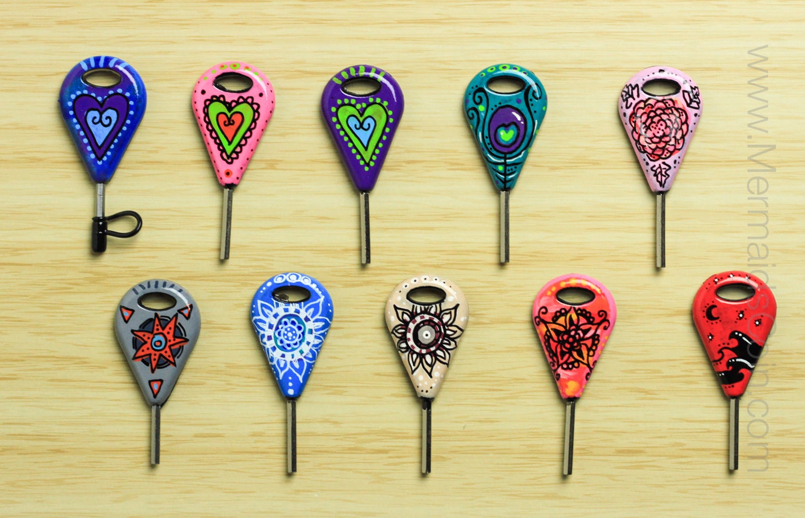 Surfboard fin key Painted surf art party favour FCS / Etsy