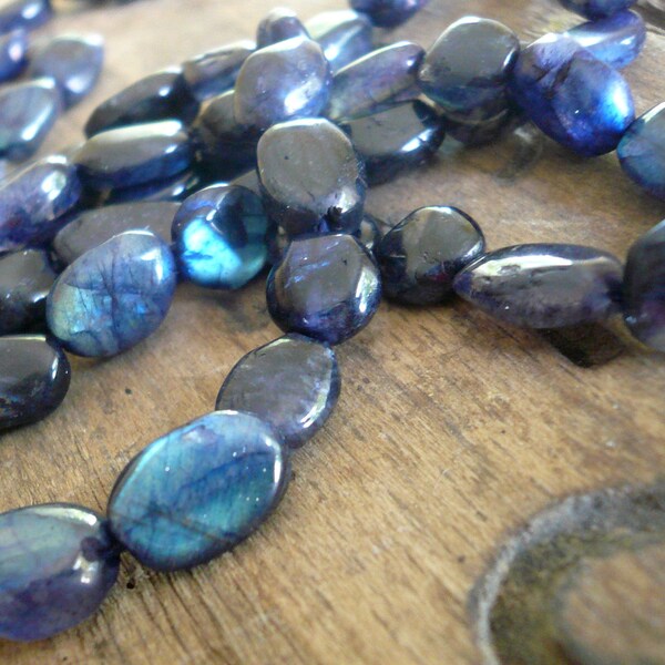 Spectrolite (blue labradorite) Smooth Ovals - 6-8mm, 13 inch strand