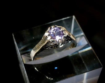 Art Jewelry Classic Sterling Silver Art Nouveau Fabricated Filagree Ring With Pale Violet Amethyst