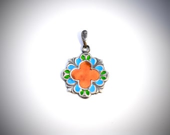 Quatrefoil Glass Enamel Pendant In Fine Silver