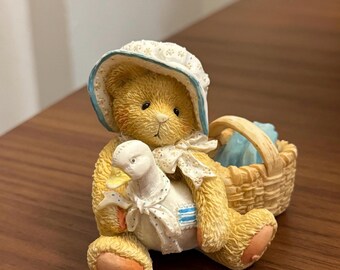 Kolekcja misiów Cherished Teddies z 1991 r. Figurka „Katie” – „Przyjaciel zawsze wie, kiedy potrzebujesz uścisku” P. Hillman 950440 Miś z gęsią