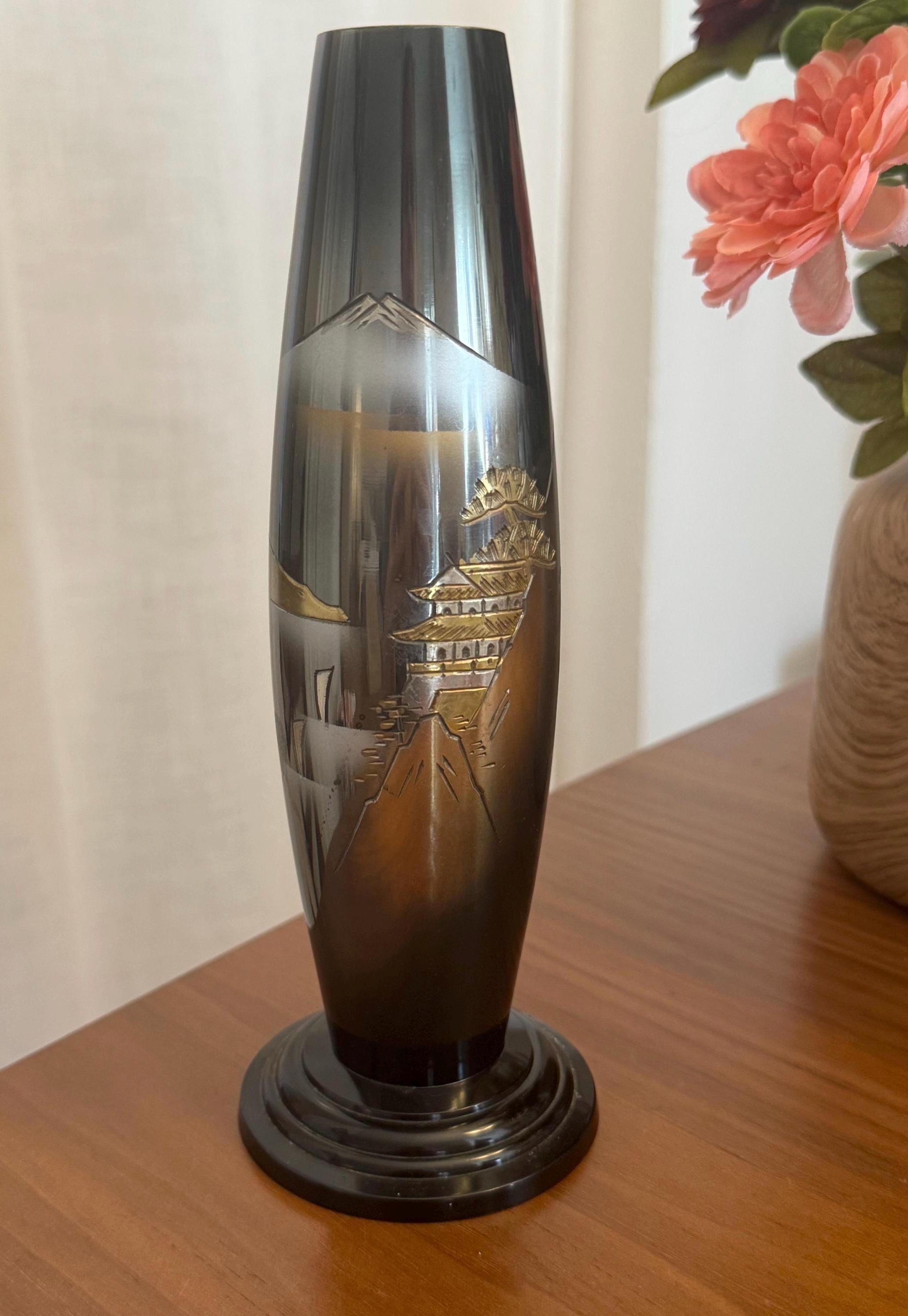 ★JAPANESE MODERN VINTAGE FLOWER VASE ★ Vintage Japanese Mid Century Traditional Asian Engraved Metal